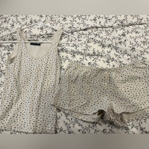 Brandy Melville white with blue flowers set